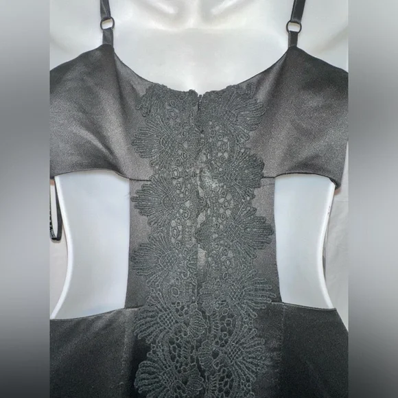 Twelve by twelve XS SIDE CUT OUT BLACK DRESS NEW NWT - Picture 8 of 10